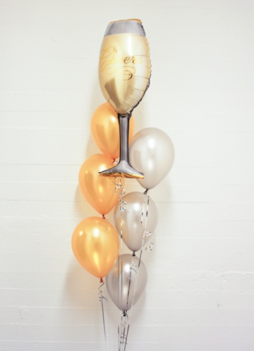 Heliumfylld ballongbukett Champagneglas i gruppen Festartiklar / Ballonger / Uppblsta Heliumballonger  hos PARTAJSHOP AB (heliumbukett_champagne_1)