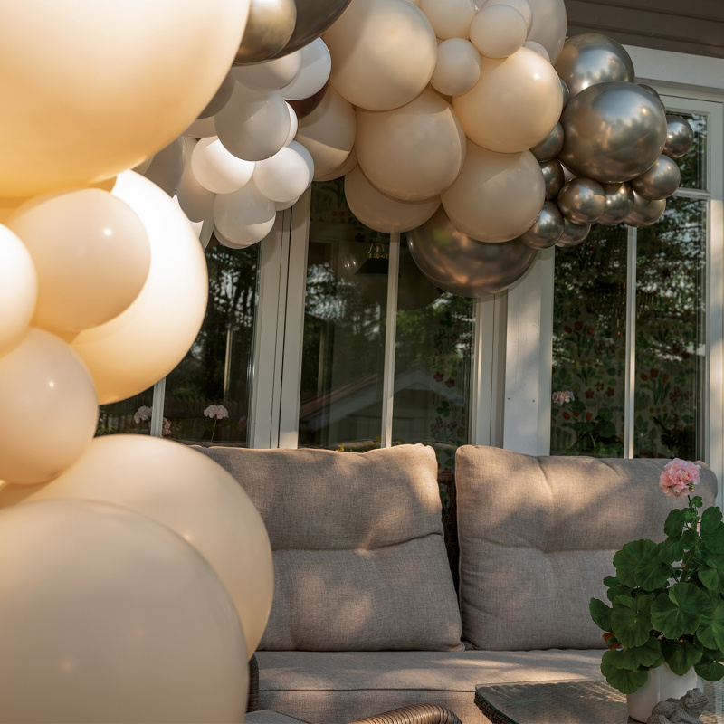 Ballonggirlang Nude Exklusiv