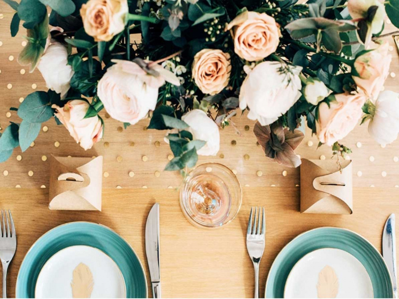 Löpare med guldprickar 