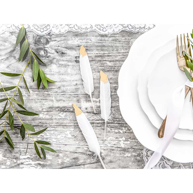 Fjädrar Vita med guldfärg